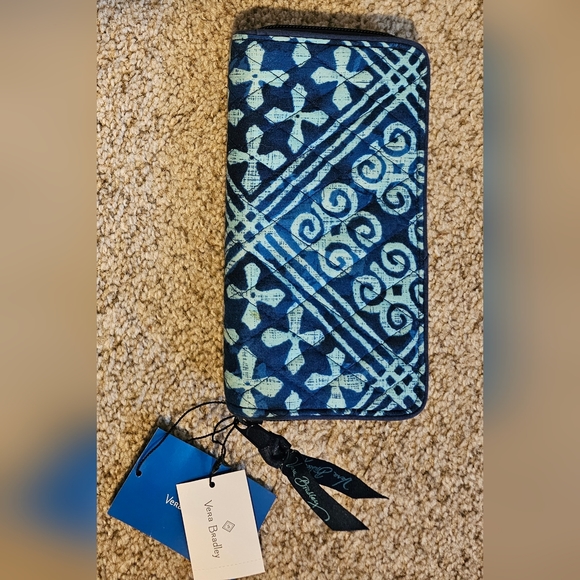 NWT Vera Bradley Rfid Georgia wallet - Picture 2 of 5